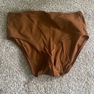 Skims XS fits everyone panties